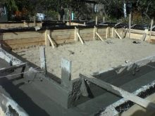 Выбор и технология строительства фундамента для деревянного дома