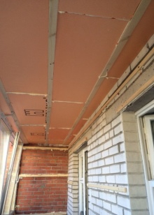 Утеплитель для потолка: чем лучше утеплить, тонкости пароизоляции, экологичные рулонные негорючие материалы для стен