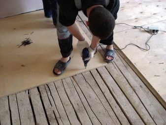Как стелить ламинат на деревянный пол своими руками
