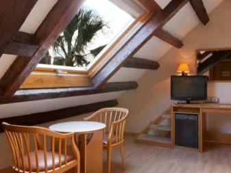 Потолок в деревянном доме (140 фото-идей): тонкости оформления интерьера