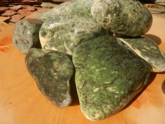 Жадеит для бани свойства зеленого камня для сауны использование колотого жадеита для печи