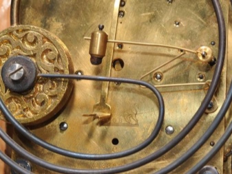 Пружина настенных часов. Будильник Lenzkirch 19 век. Часовой механизм Ленцкирх.