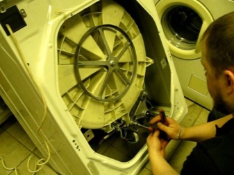 Почему не стирает стиральная машина аристон