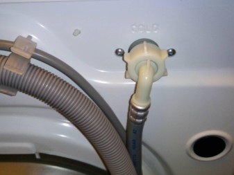 Машинка не стирает и сливает сразу воду