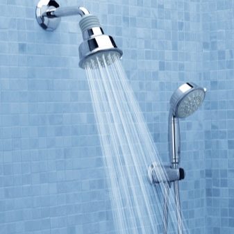Как отмыть душ от известкового налета