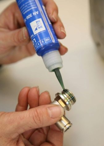 Резьбовой герметик для соединений водопроводных труб отопления в сантехнике. Плюсы и минусы, для чего нужна герметизация