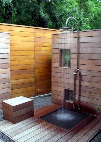 Летний душ для дачи своими руками: выбор места, материалы и этапы строительства