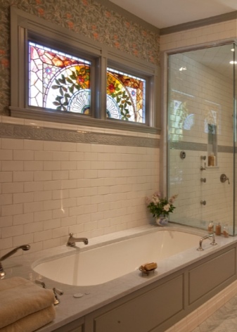 дизайн окна между ванной и кухней