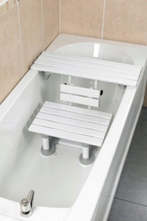 Стульчик для инвалидов в ванную