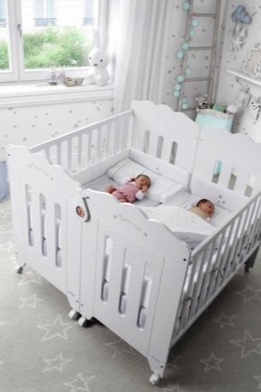 Как выбрать кроватку для новорожденных двойняшек? 