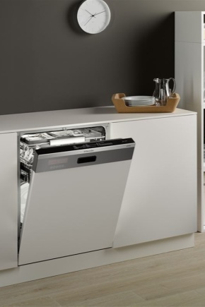 Какая посудомоечная машина лучше: Bosch или Electrolux?