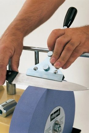 Как точить ножи на точильном станке?