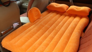 Выбираем надувную кровать в машину