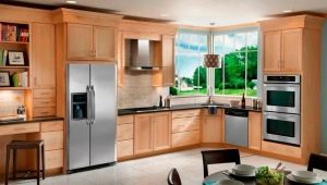 Кухонные гарнитуры со встроенным холодильником