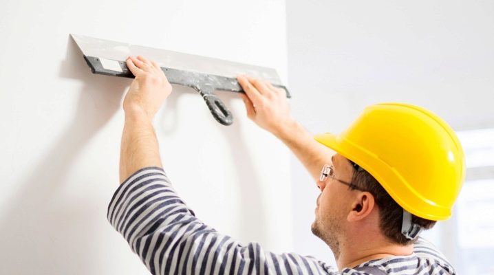 Выравнивание стен в доме своими руками шпатлевкой: технология и пошаговая инструкция