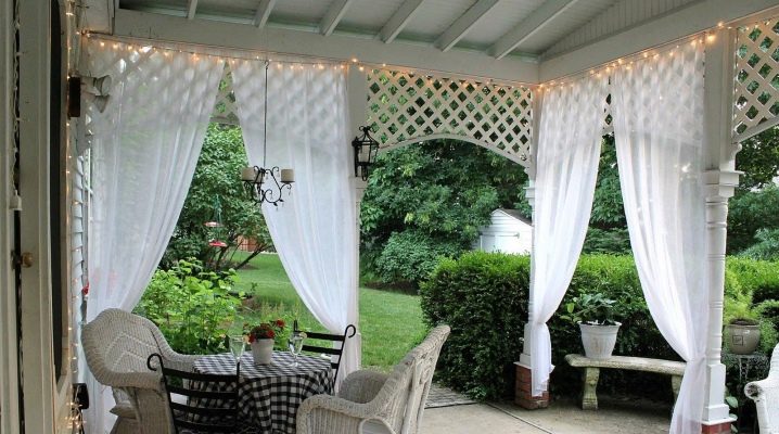 Jak si vybrat závěsy pro altány a verandy