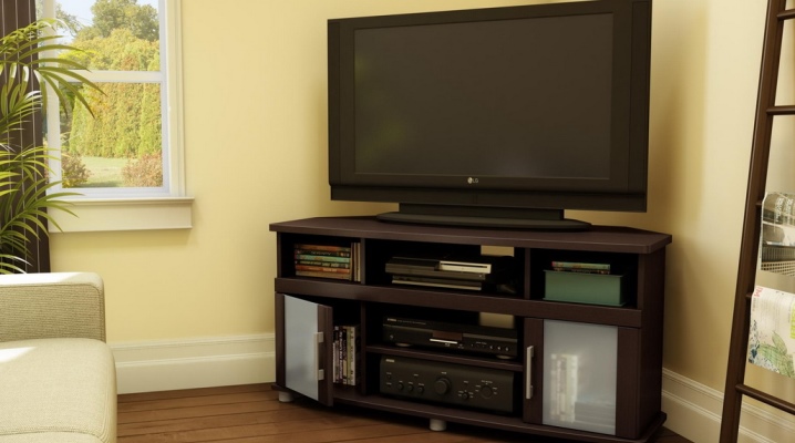 Угловая тумбочка под телевизор – примеры и варианты исполнения, отзывы