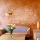 Декоративная краска для стен с эффектом песка: интересные варианты в интерьере