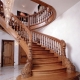 Выбор балясин для лестниц в доме: особенности и разновидности