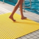 Как выбрать противоскользящее покрытие для бассейна? 