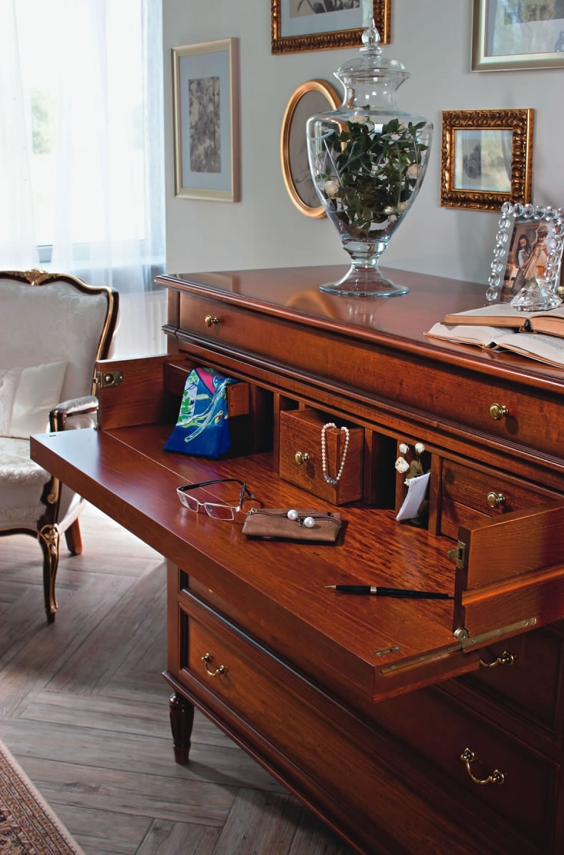 Письменный стол-трансформер: раскладные модели с комодом или поворотной кроватью для дома