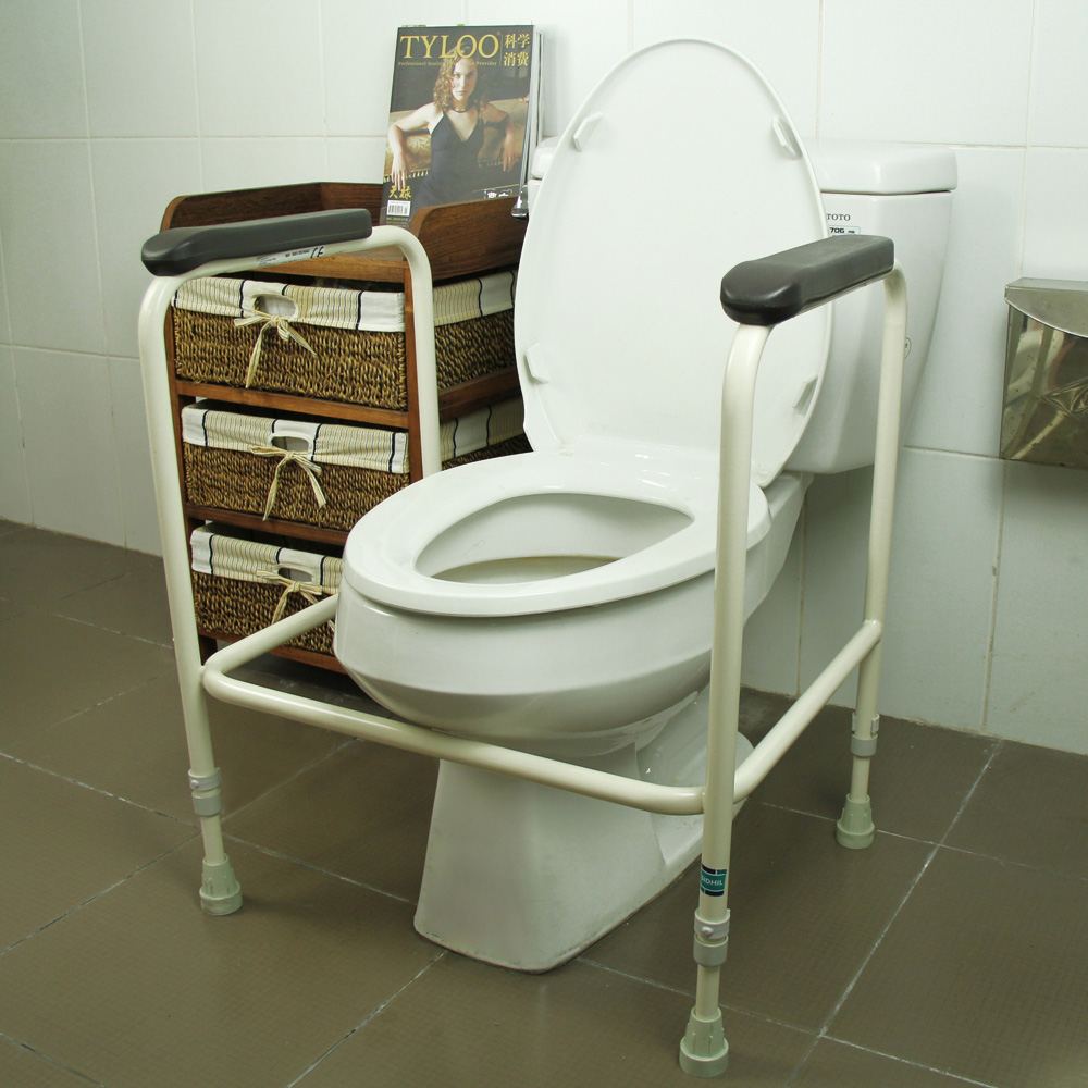 Унитаз для инвалидов. Подставка для туалета для инвалидов. Поручни для унитаза для инвалидов. Сиденье-туалет для больных. Туалет для больного пожилого человека купить