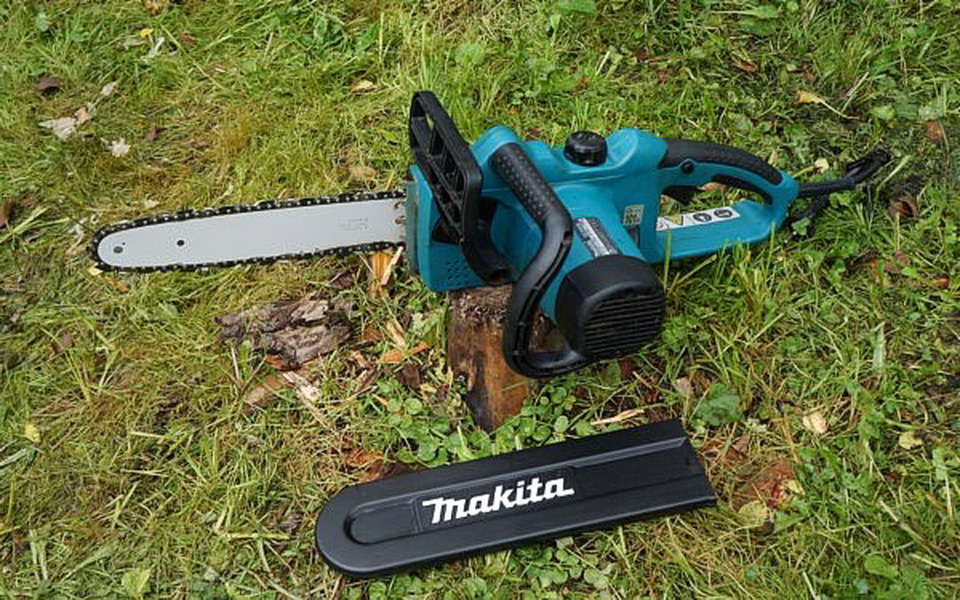 Масло для электропилы макита. Электропила Makita uc3020a. Электропила Макита uc3550a. Аккумуляторная цепная пила Makita buc122z. Makita uc4030a.