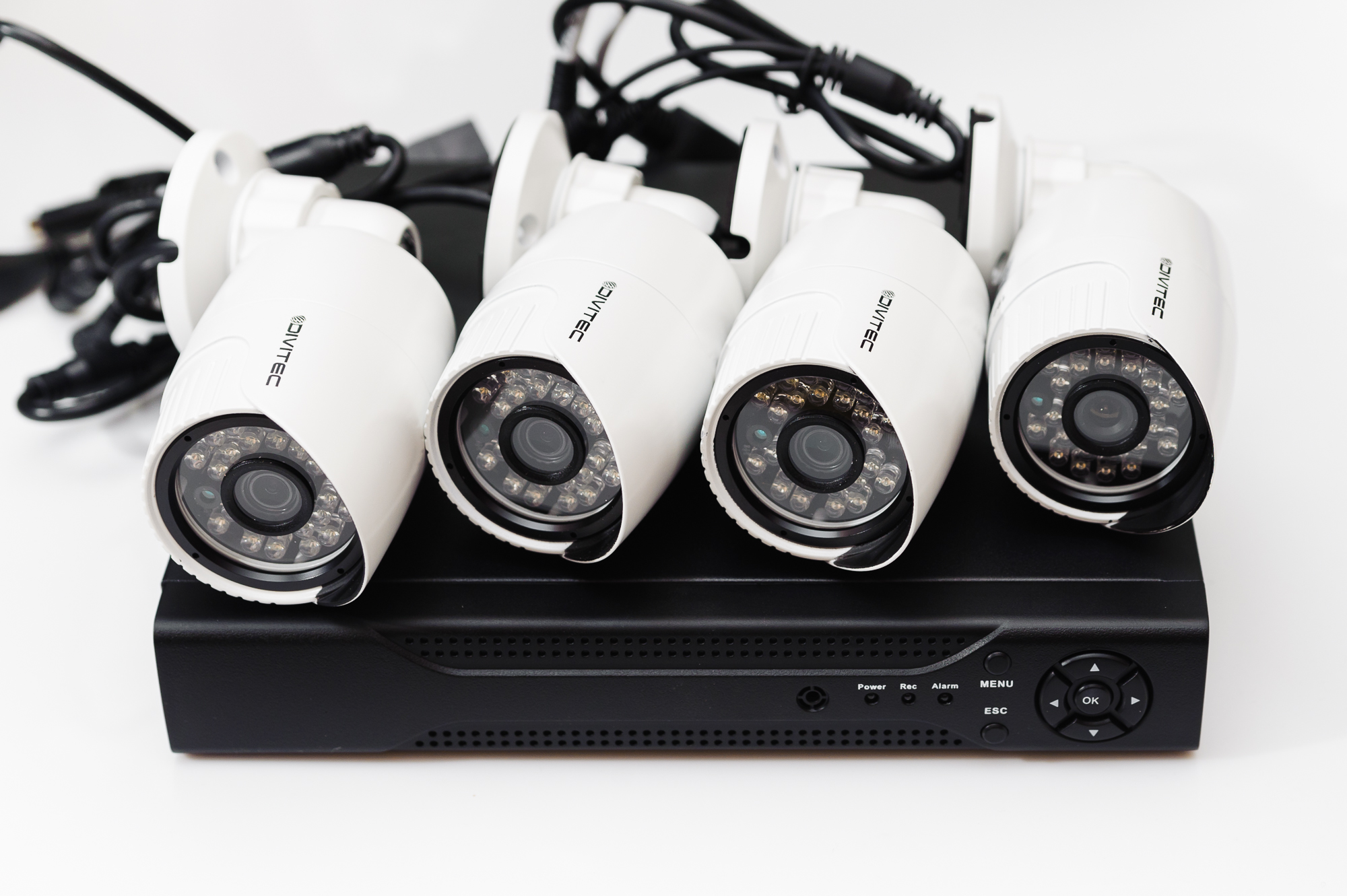 Комплекты видеонаблюдения на 4 камеры для улицы: готовые уличные камеры .