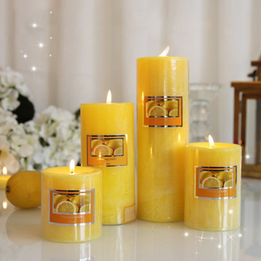 Романтическая обстановка с набором ароматических свечей для массажа