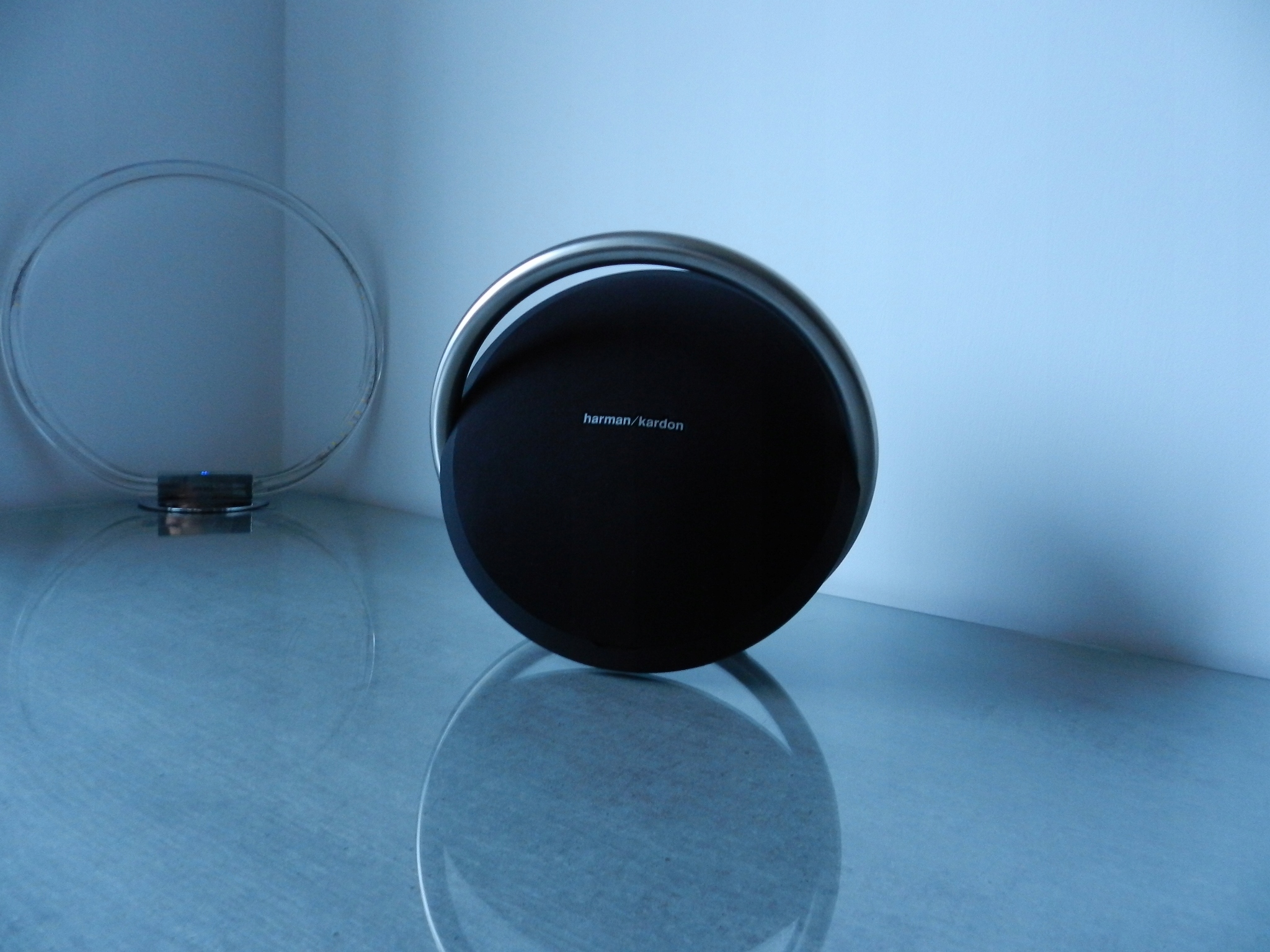 Харман кардон. Колонка Харман Кардон. Harman Kardon колонка беспроводная. Harman Kardon зарядка к колонке. Колонка Харман Кардон характеристики.