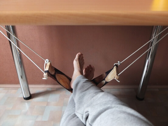 Ноги Под Столом Фото