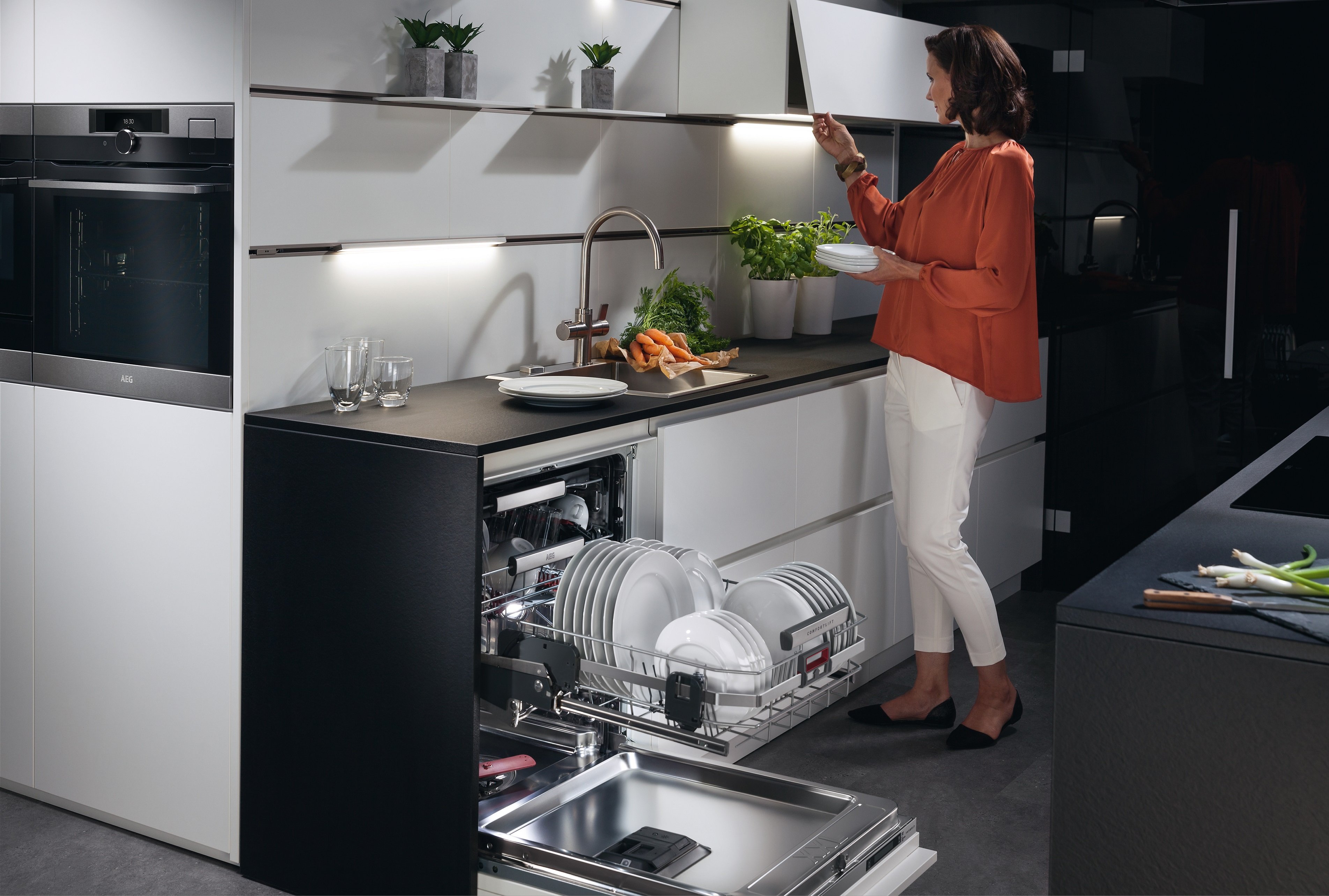 Подобрать бытовую технику. Посудомойка Хаер 45 см встраиваемая. Встраиваемая посудомоечная машина Ханса. Посудомоечная машина AEG FSR 93800 P. Посудомоечная машина 45 см встраиваемая с бутылочницей.