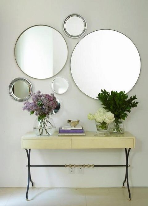 Современные настенные зеркала – универсальный декоративный элемент в интерьере