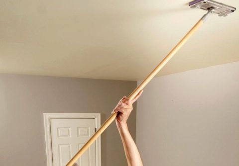 Kako oprati rastezni strop s mat završetkom?