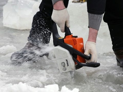 Виды инструментов для уборки снега и льда