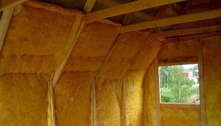 Утепление деревянного дома внутри: чем и как это лучше сделать?