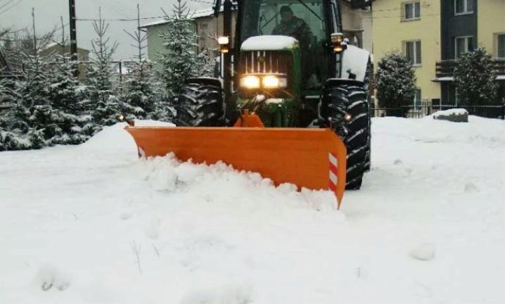 osobennosti i tonkosti vybora mini traktorov dlya uborki snega 23