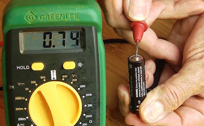 Как мультиметром проверить батарейки. Как проверить батарейку мультиметром: описание способа
