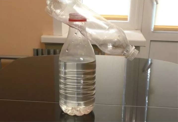 Выпить забортной воды из плафона
